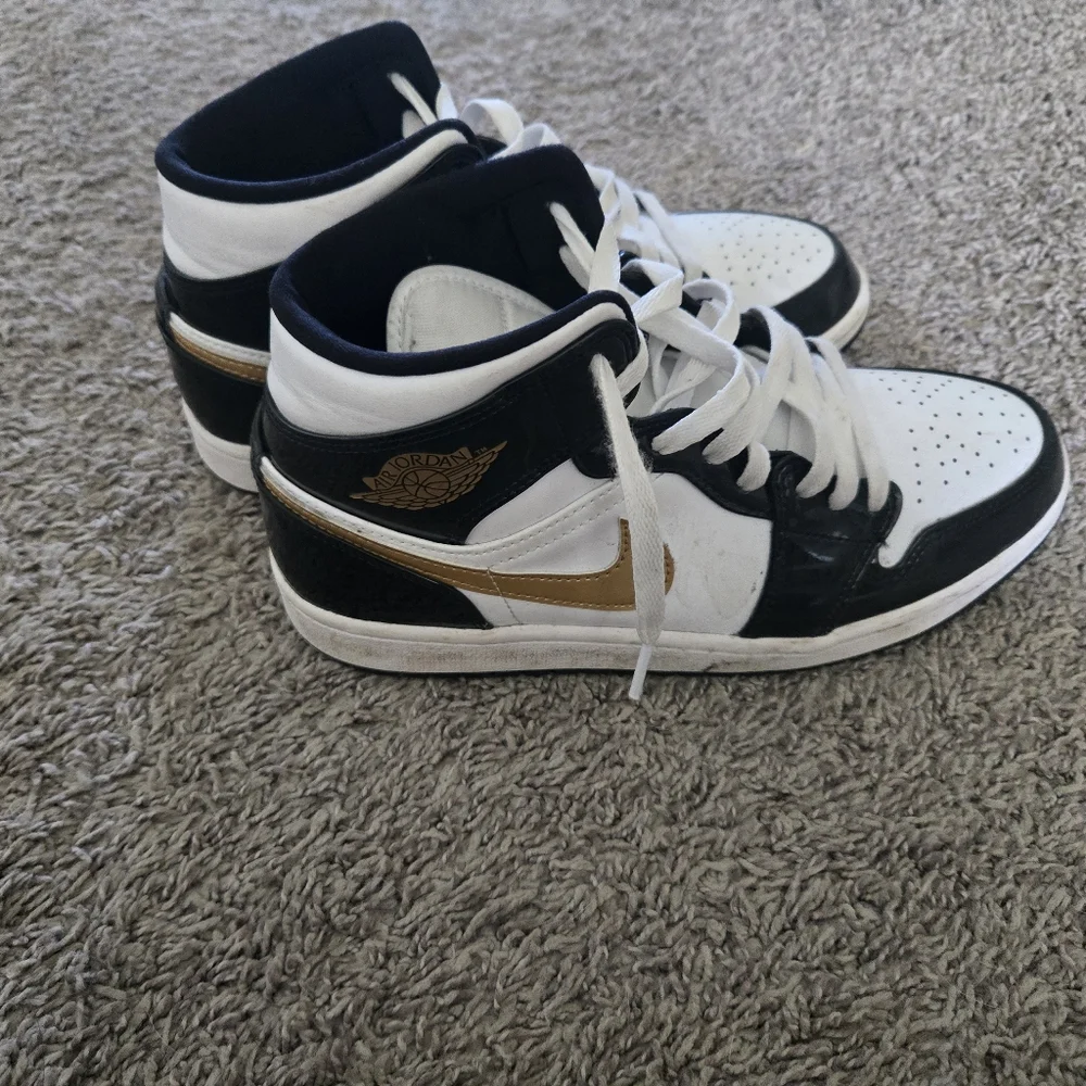 Air Jordan 1 Mid SE w/box